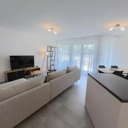 Luminous 2-bed With Spacious Terrace Rsc70-gf